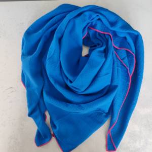 Musselin Tuch Schaltuch in royalblau mit Einfassung in neonrot Bild 3