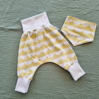 Baby Set in Gr. 68/74, Mitwachshose bzw Pumphose mit Lätzchen, schöne Baby Kleidung oder Kinder Kleidung Bild 1