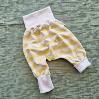 Baby Set in Gr. 68/74, Mitwachshose bzw Pumphose mit Lätzchen, schöne Baby Kleidung oder Kinder Kleidung Bild 4