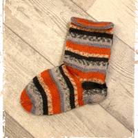 Handgestrickte Socken aus hochwertigen Materialien in Größe 32/33! Bild 2