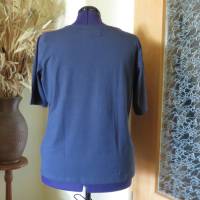 Maritimes blaues Damen Shirt " Ahoi ", für die Größe 50 mit Applikationen und Zierknöpfen. Bild 3