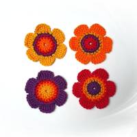 4 große Gehäkelte Blumen in leuchtenden Farben - Bunte Häkelblumen 6 cm Bild 5