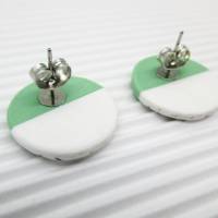 Kleine Polymer Clay Ohrringe, Runde Ohrstecker, weiß und mint Ohrringe, Ohrclips, kleine Ohrstecker, Geschenk für Frau Bild 3