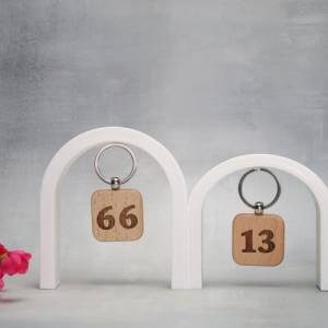 Schlüsselanhänger aus Holz personalisiert mit Deinen Wunschzahlen Nummern gelasert persönliches Geschenk Bild 5