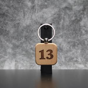 Schlüsselanhänger aus Holz personalisiert mit Deinen Wunschzahlen Nummern gelasert persönliches Geschenk Bild 7