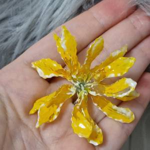 sommerliche gelbe Drahtblume, DIY Karten Geburtstagskarten, besondere Anlässe maker kreativ handmade Bild 3
