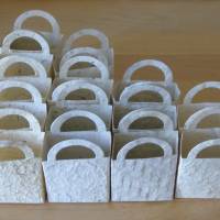 Geschenkverpackung - Set mit 14 kleinen beigen Täschchen aus Maulbeerbaumpapier Bild 2