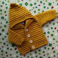 Strickjacke mit Kapuze ab Größe 50/56 bis Größe 92/98 senfgelb Kapuzenjacke Pullover Babyjacke gestrickt Geburt Geschenk Bild 4