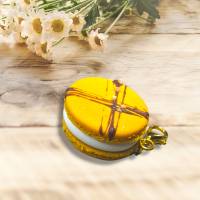 Macaron mit Schokosoße, Charm, Anhänger, Fimo, Miniaturfood Bild 2