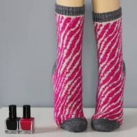 Anleitung: Kurt - Socken mit Zebra oder Tiger Muster stricken Bild 1