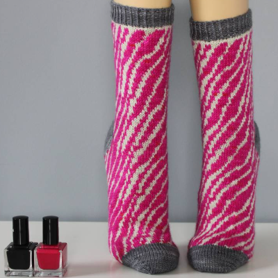Anleitung: Kurt - Socken mit Zebra oder Tiger Muster stricken
