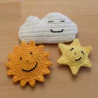Häkelanleitung für Babyspielzeug Quietscher-Greifling Sonne, Stern und Wolke, pdf-Datei Bild 1
