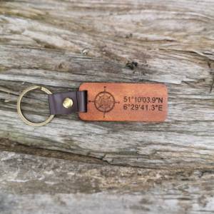 Schlüsselanhänger personalisiert mit Deinen GPS-Koordinaten Anhänger aus Holz  persönliches Geschenk Bild 6