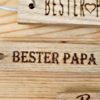 Schlüsselanhänger Holz graviert Bester Papa personalisierbar Bild 3