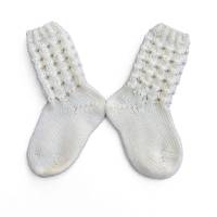Gestrickte Baby-Socken in Cremeweiß mit Muster aus 100 % Merinowolle Bild 3