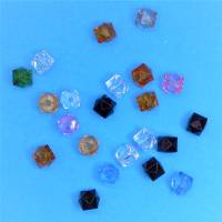 Perlensortiment bunt, 50 Würfelperlen, 9-10mm, facettiert, kristallklar, opak, glänzend, Acrylperlen, Farbenmix, DIY Bild 2