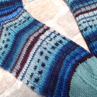 Handgestrickte Socken in blau grau mit hübschem Muster Größe 38/39 Bild 2