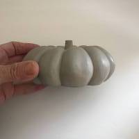 Herbstzeit - Kürbiszeit Großer Kürbis aus Beton, grau, Durchmesser 12,5 cm Bild 3