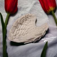 Flügel aus Keramik als Schale, Aufbewahrung. Bild 1