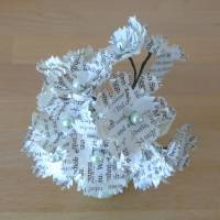 Papierblumen - Kornblumenstrauß aus Buchseiten // Papierblüten // Buchdeko Bild 3