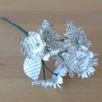 Papierblumen - Kornblumenstrauß aus Buchseiten // Papierblüten // Buchdeko Bild 5