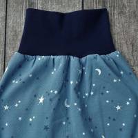 Baby Pumphose Mitwachshose Größe 62/68 - Mond&Sterne blau Bild 2
