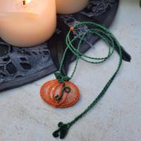 Makramee-Halsketten "Kleiner Kürbis" mit verschiedenen Edelsteinen, Halloween Collier Bild 5