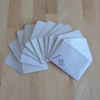 Kleine Briefumschläge mit Pinsel und Farbtuben: Bild 2