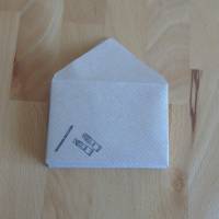 Kleine Briefumschläge mit Pinsel und Farbtuben: Bild 4