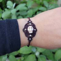 Makramee Armband "Totenschädel" mit Howlith Bild 5