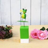 Frosch auf Holzsockel Dekofigur Gartendeko mit Blume Bild 6