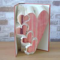gefaltetes Buch - großes rotes Herz mit 4 kleinen roten Herzen // Buchkunst // Dekoration // Buchfaltkunst Bild 5