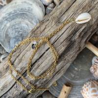 Halskette Beach schwarz/weiß - Goldfarbene Edelstahl-Halskette 50 cm mit kleiner Kauri-Muschel und bunten Plättchen Bild 5