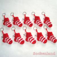Glücksstrumpf, Glücksanhänger, Sorgenfresser, Geschenkeanhänger, Minisocken, Schlüsselanhänger in rot und weiß Bild 1