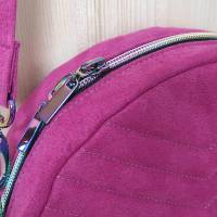 Unikat Runde Handtasche / Umhängetasche Wildlederimitat in Pink mit schöner Steppung Bild 4