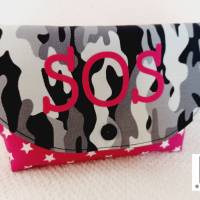 Medikamententasche klein " SOS " pink Sterne Camouflage Bild 2