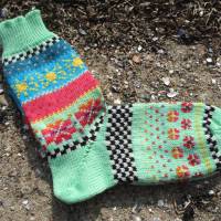 Bunte Socken Gr. 38/39 - gestrickte Socken in nordischen Fair Isle Mustern Bild 2