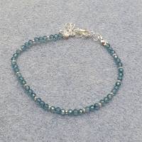 Edelsteinarmband aus London Blautopas mit kleinen Silberperlen Bild 2