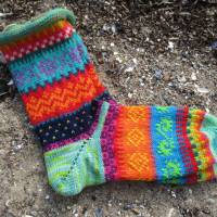 Bunte Socken Gr. 35-36 - gestrickte Socken in nordischen Fair Isle Mustern Bild 2