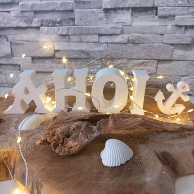 Ahoi Schriftzug aus Raysin – Maritime Deko mit Anker für Badezimmer & Tisch