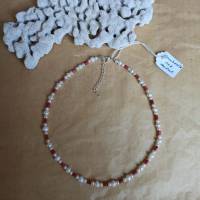 Halskette mit Schaumkoralle-Röhrchen und Zuchtperlen Bild 1