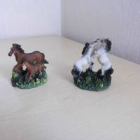 2 Pferde - Figuren als Set - zum Dekorieren und Basteln für allerliebste Geschenke Bild 1