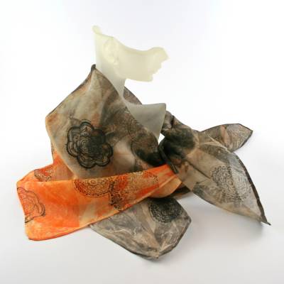 Seidentuch 55x55 cm **Frechdachs** handgefärbtes Einzelstück aus Seide von ZWEIFARBIG