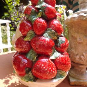Erdbeerkorb Früchtekorb Italien Keramik Tafelaufsatz Handarbeit Landhaus Cottage Bild 2