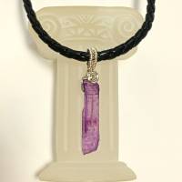 Kristall Anhänger lila am Kunstlederband Quarz in wirework silberfarben handgemacht Halsband Bild 3