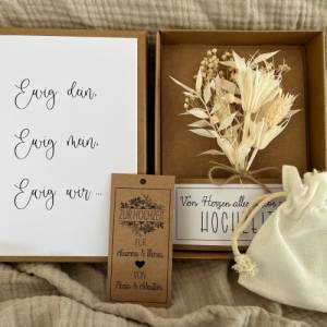 Personalisiertes Hochzeitsgeschenk mit Trockenblumen für das Brautpaar, Geldschenk mit Trockenblumen personalisiert Bild 4