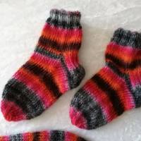 Socken für Mama und Baby, handgestrickt, Größe 38/39 und Neugeborene , Stricksocken, Wollsocken, Damen Socken Bild 2