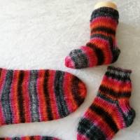 Socken für Mama und Baby, handgestrickt, Größe 38/39 und Neugeborene , Stricksocken, Wollsocken, Damen Socken Bild 3