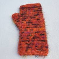 Pulswärmer Armstulpen handgestrickt aus Wolle (Merinowolle) mit Effektgarn in warmen Farben  ➜ Bild 5