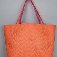 XXL-Tasche, Auffällige gute Laune Shoppertasche in Neon orange und Glitzertäschchen, Im Chanellook Bild 3